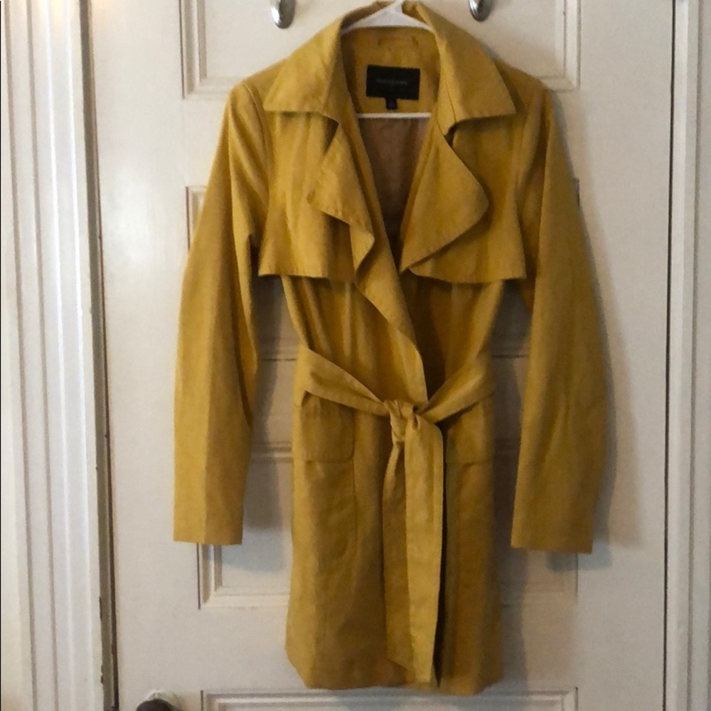 Banana Republic 🧥 trench coat mustard
